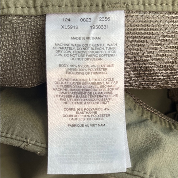 Columbia Women’s Olive Green Performance Hiking Shorts - Picture 5 of 5